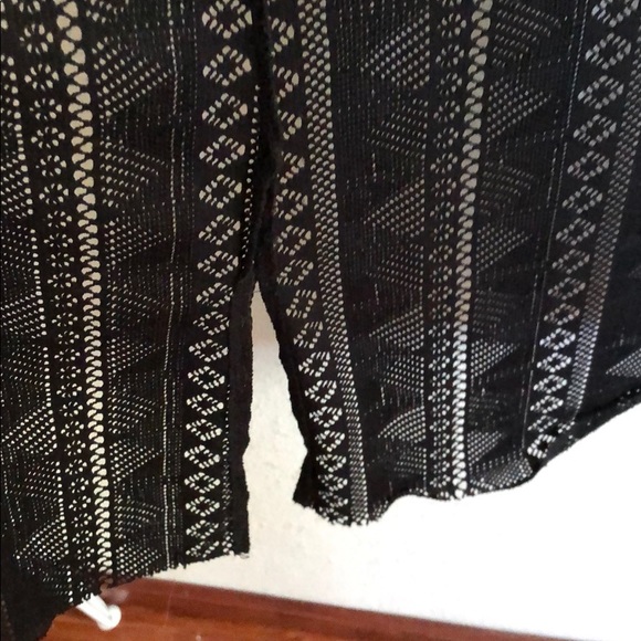 Black Robe - Picture 4 of 5